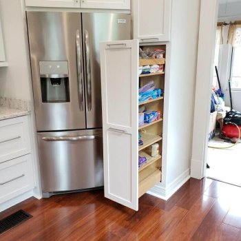 Pull out pantry for easy access