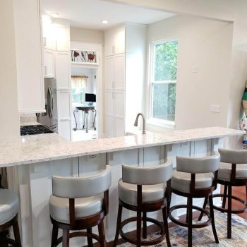 Bar height seating peninsula